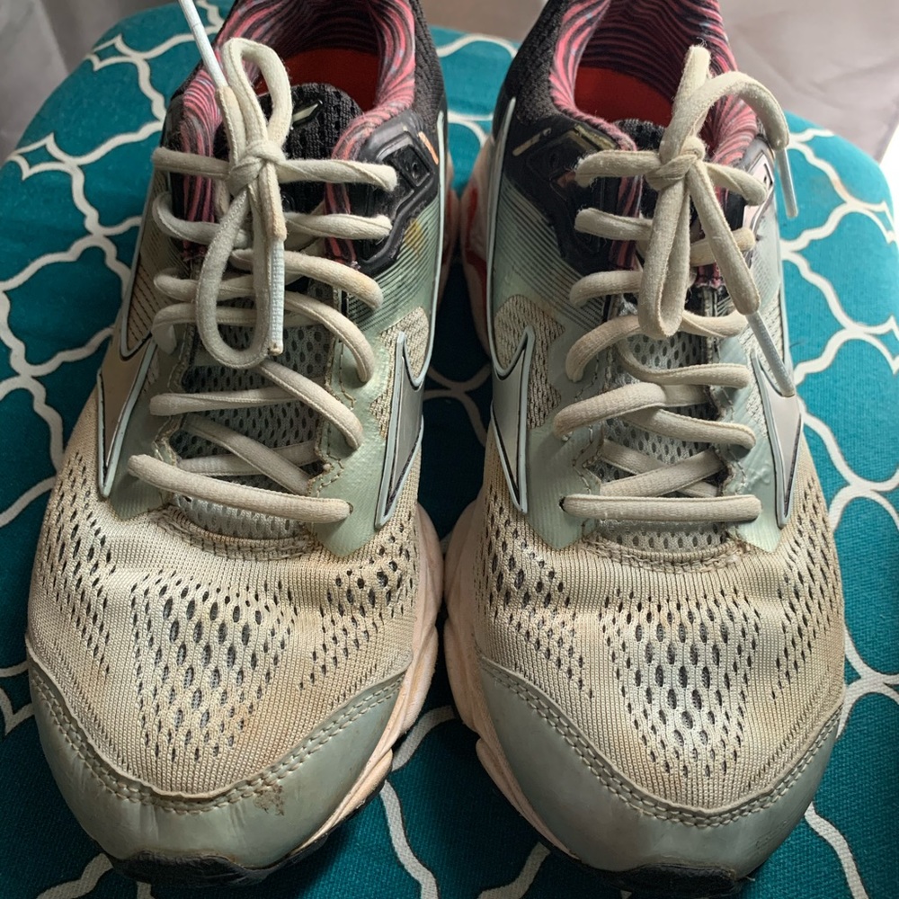 Mizuno Wave Rider - Picture 1 of 5